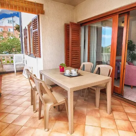 Apartment Edwin 1342 Pula